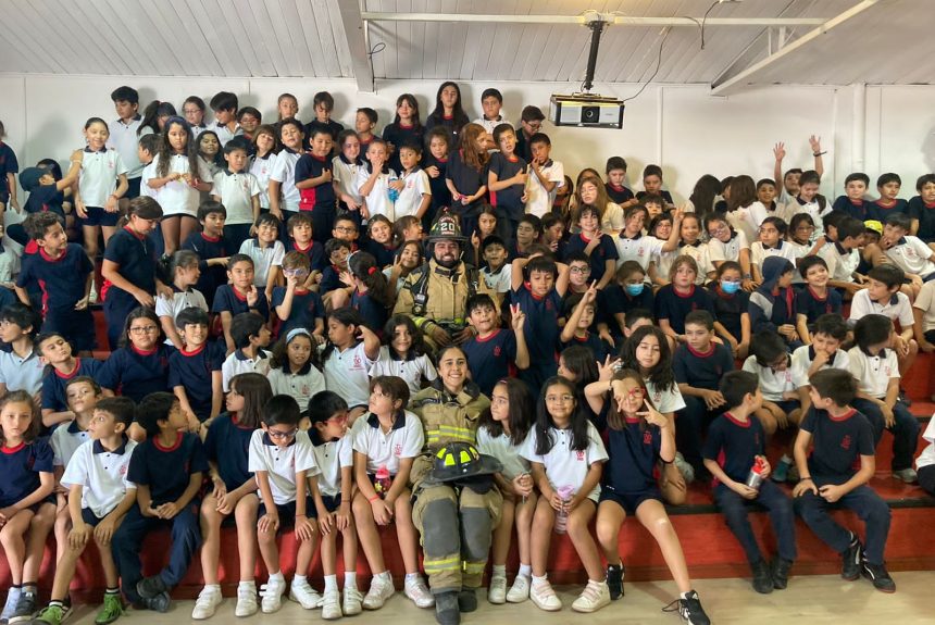 Bomberos de la 20ª Compañía visitó nuestro colegio
