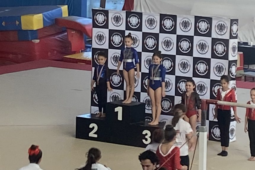Estudiante destacada en gimnasia
