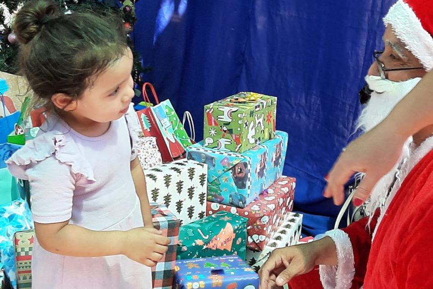 Jardín Reina de la Paz entrega regalos SSCC Fundacion Jardín Reina de la Paz entrega regalos SSCC Fundacion
