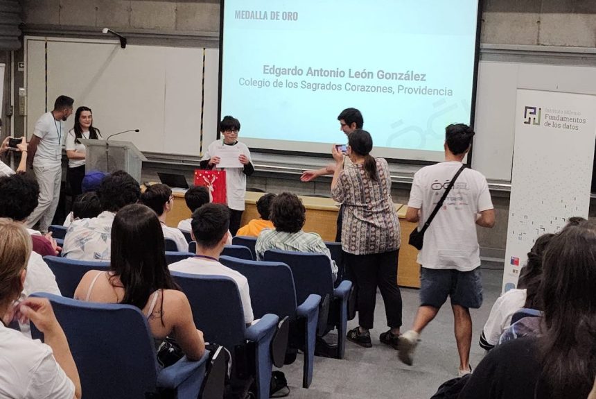 Felicitamos a Edgardo León por su medalla de oro en la Olimpiada Chilena de Informática