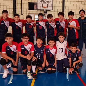 WhatsApp Image 2025-05-28 at 1.16.19 PM ¡Apoyemos a nuestro equipo de Volley varones!