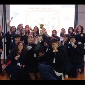 COPA Gran triunfo en la competencia de deletreo en inglés (Spelling Bee) organizada por Ñuñoa’s Goal