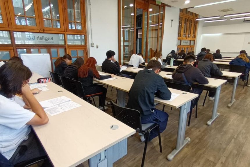 Estudiantes participaron en Mock Test en la Universidad Católica 2025